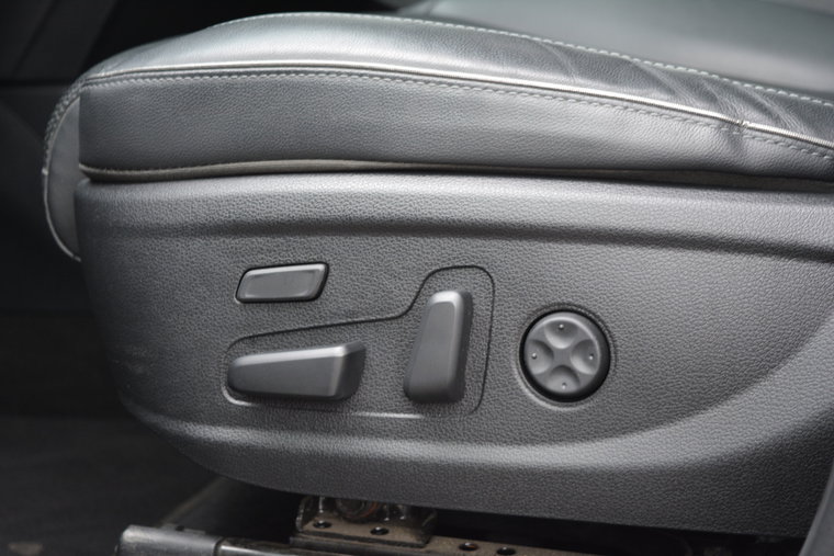 Vehicle Image 14