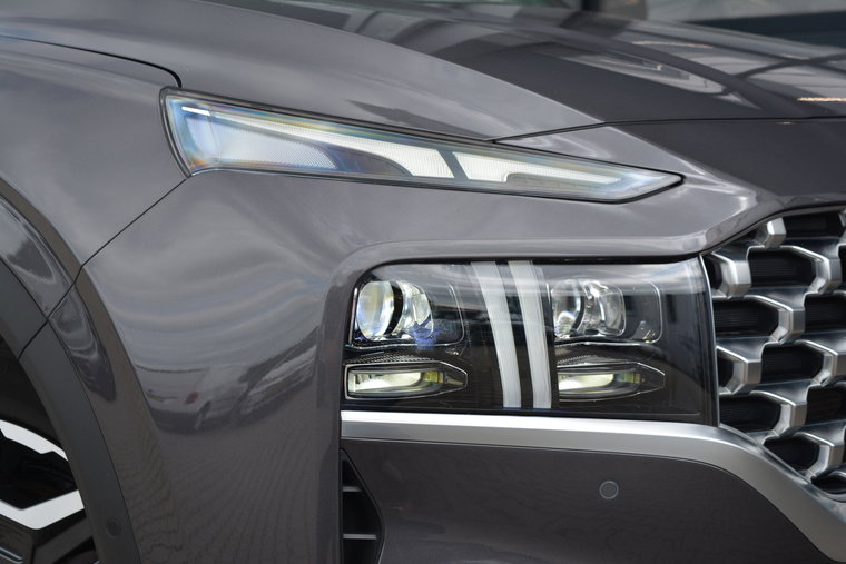 Vehicle Image 9