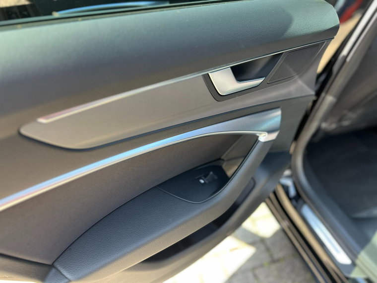 Vehicle Image 36