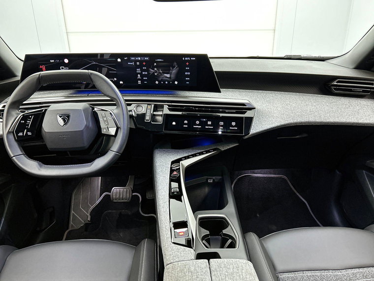 Vehicle Image 24