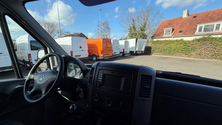Vehicle Image 9