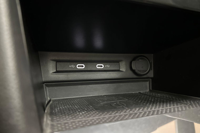 Vehicle Image 35