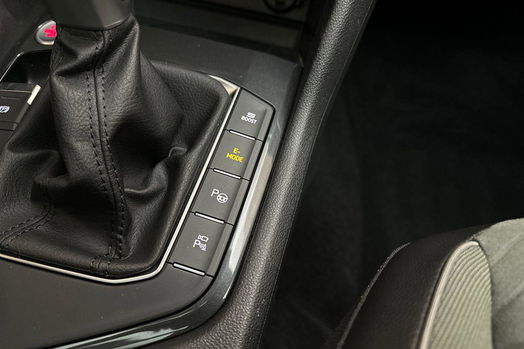 Vehicle Image 38
