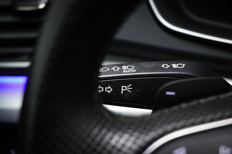Vehicle Image 38