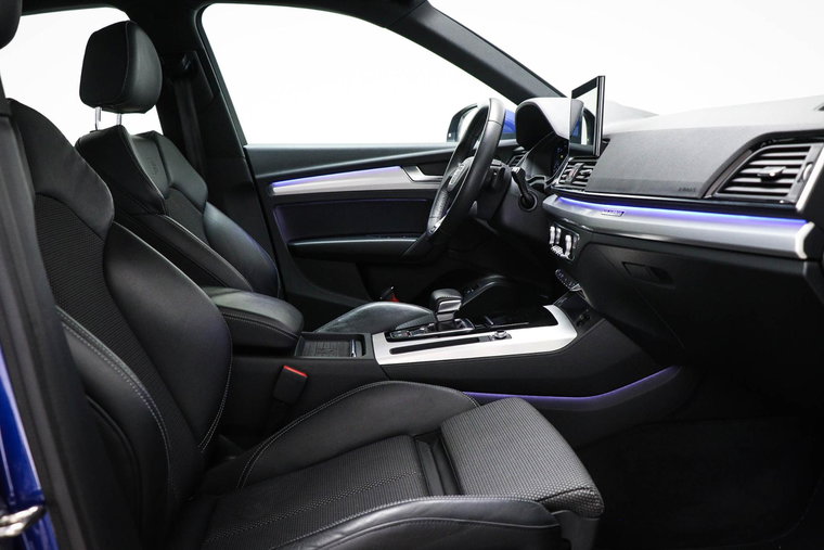 Vehicle Image 10