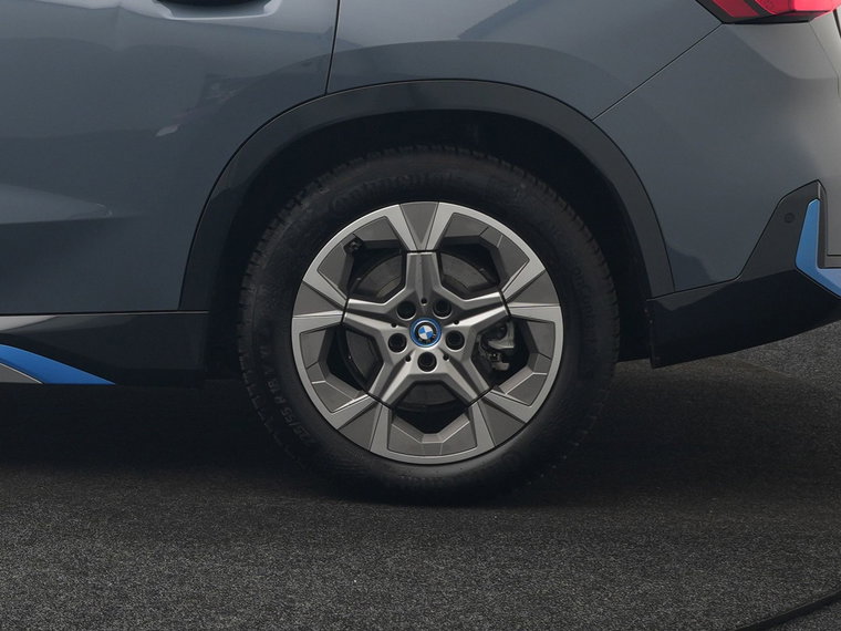 Vehicle Image 48
