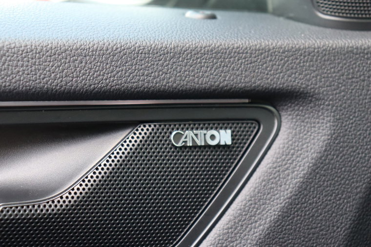 Vehicle Image 25