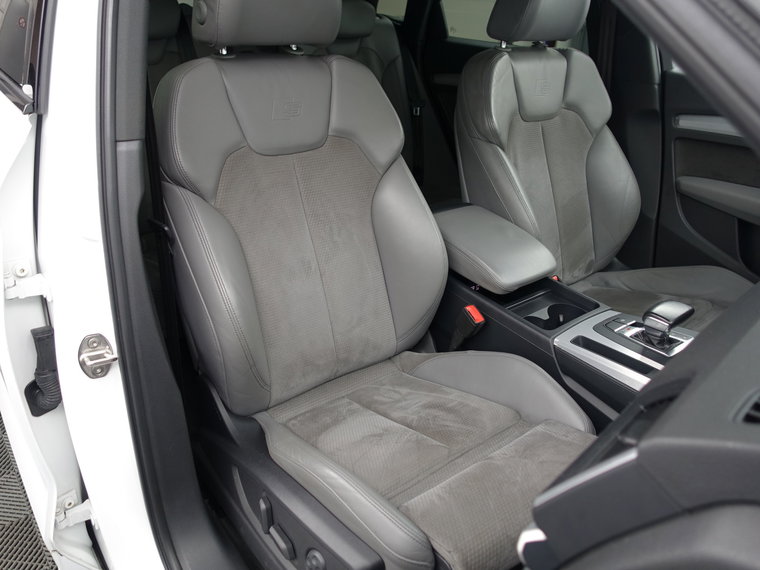 Vehicle Image 30