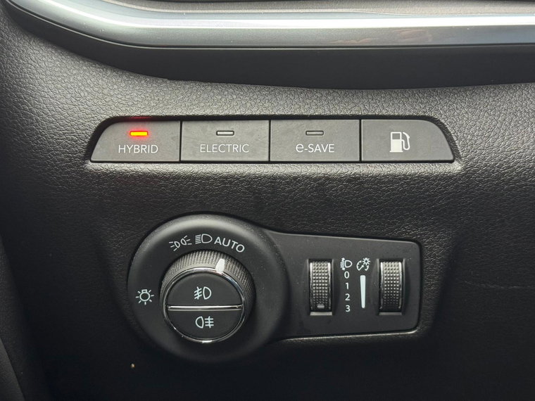 Vehicle Image 32