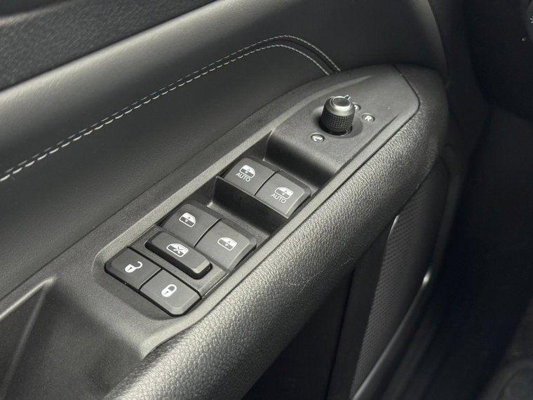 Vehicle Image 33