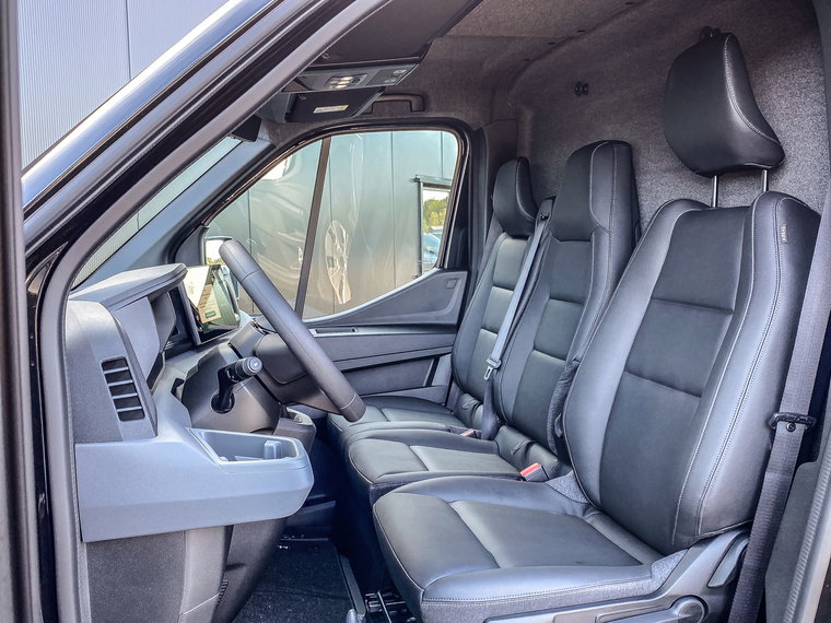 Vehicle Image 12