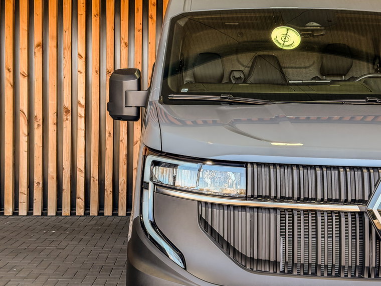 Vehicle Image 32