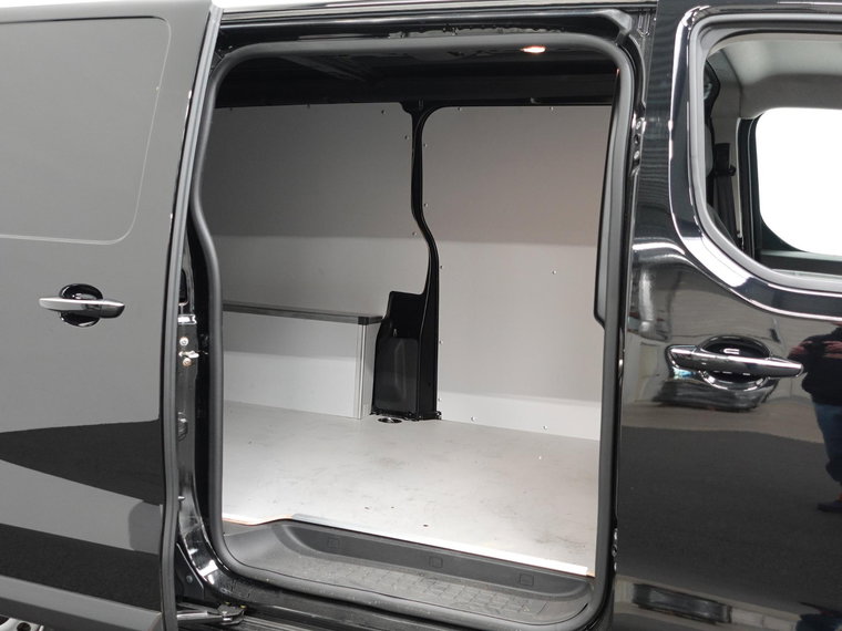 Vehicle Image 37