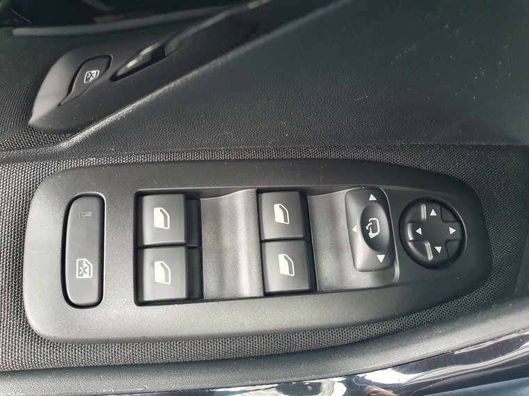 Vehicle Image 37