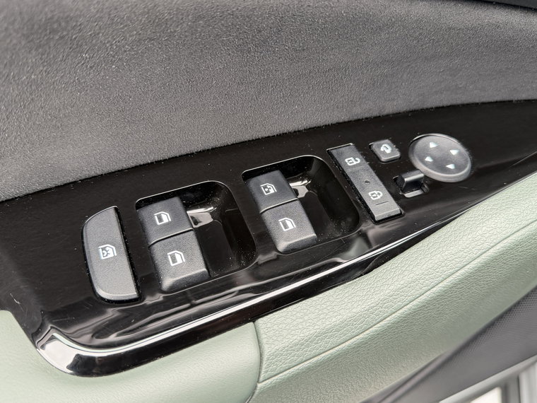 Vehicle Image 36