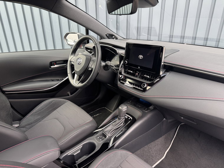Vehicle Image 16