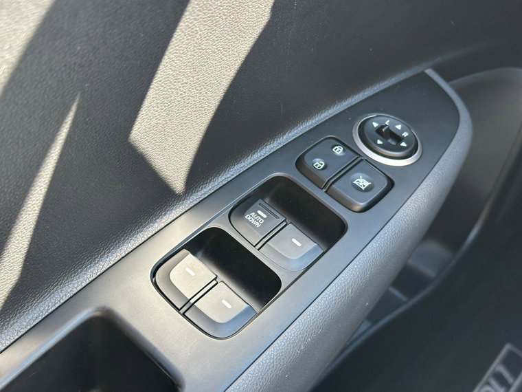 Vehicle Image 24