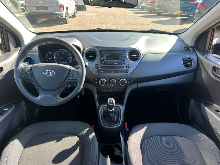 Vehicle Image 11