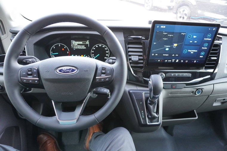 Vehicle Image 16