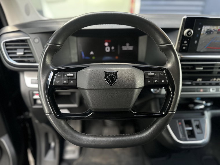 Vehicle Image 32