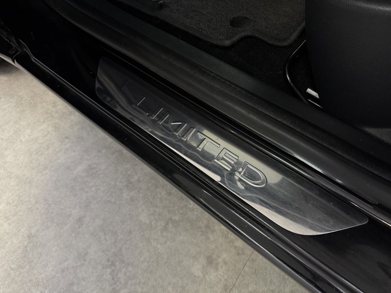 Vehicle Image 36