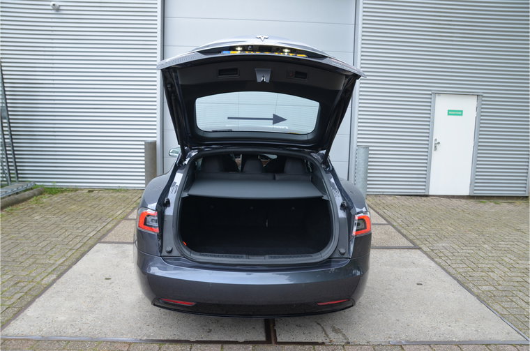 Vehicle Image 32
