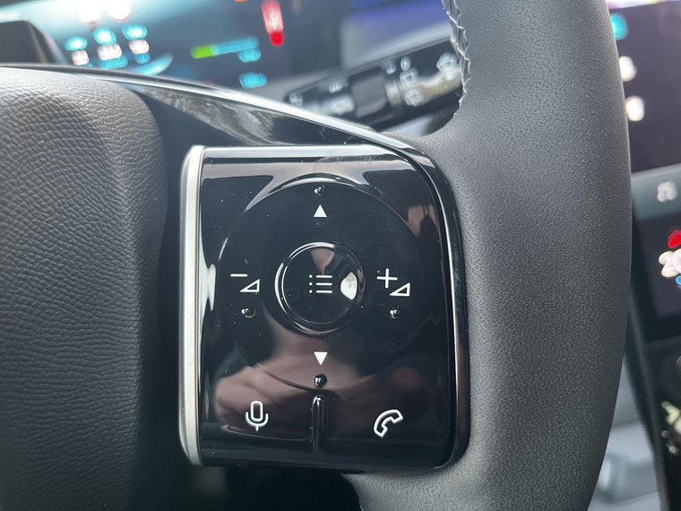 Vehicle Image 26