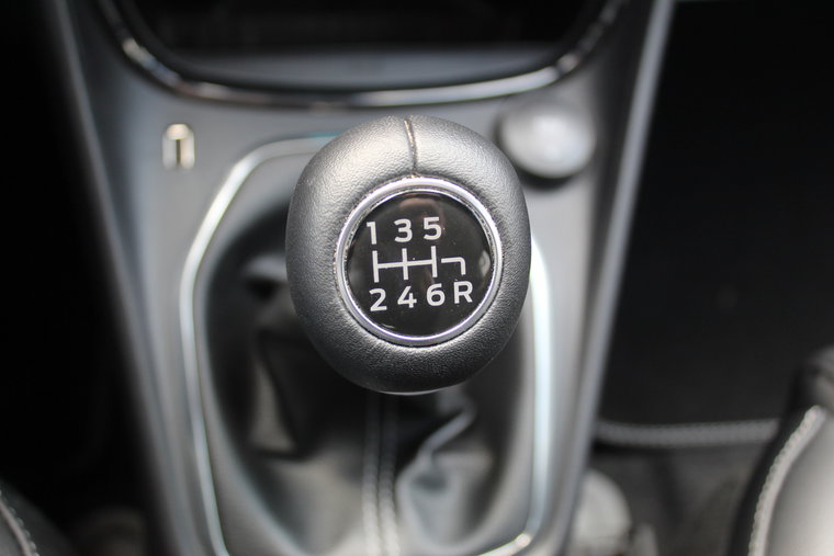 Vehicle Image 25
