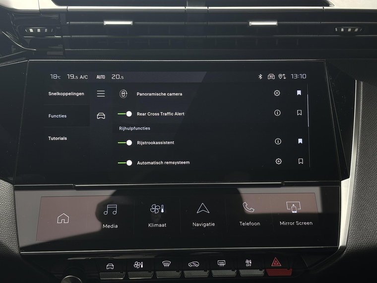 Vehicle Image 36