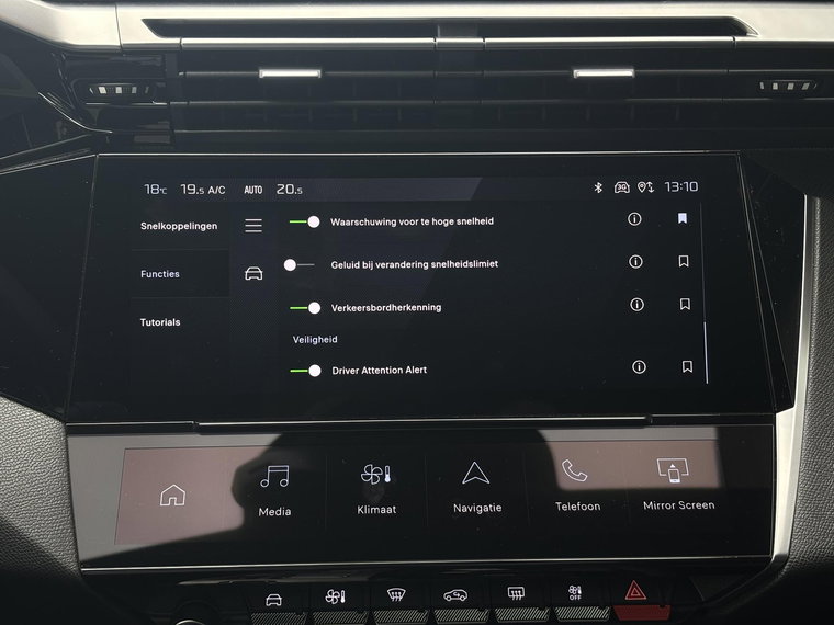 Vehicle Image 37