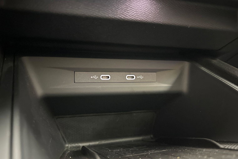 Vehicle Image 33