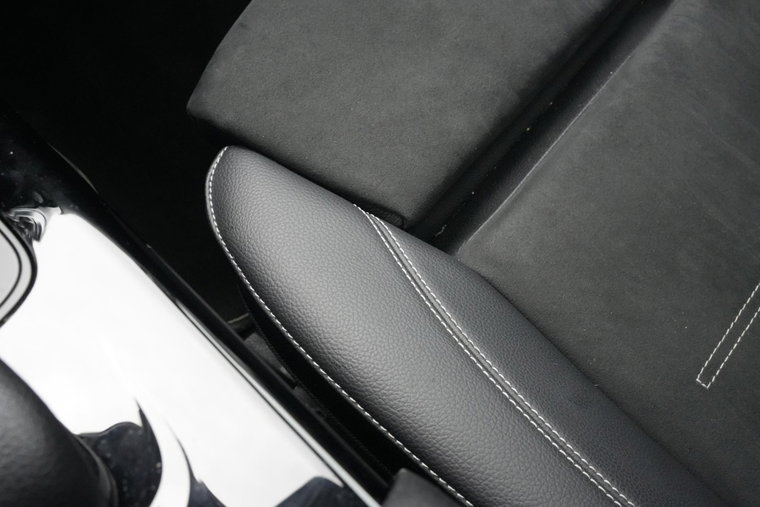 Vehicle Image 38