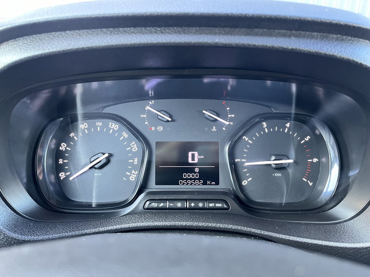 Vehicle Image 28