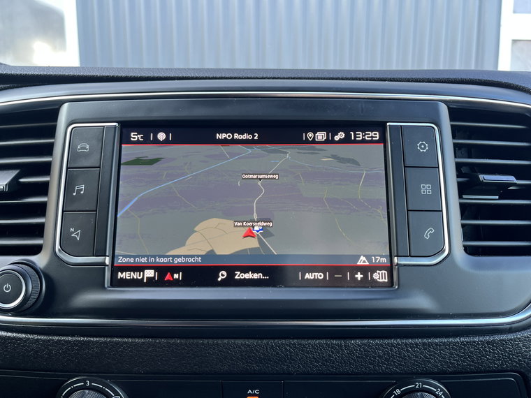 Vehicle Image 37
