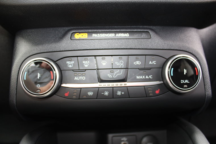 Vehicle Image 25