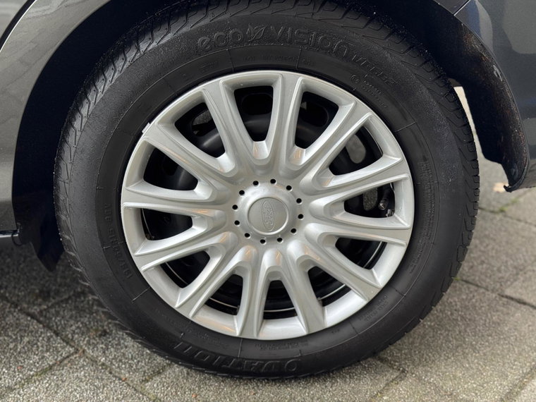 Vehicle Image 14