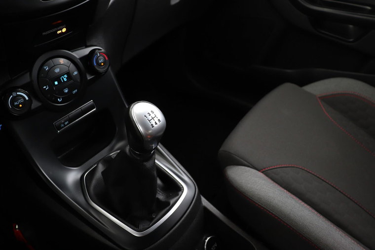 Vehicle Image 24