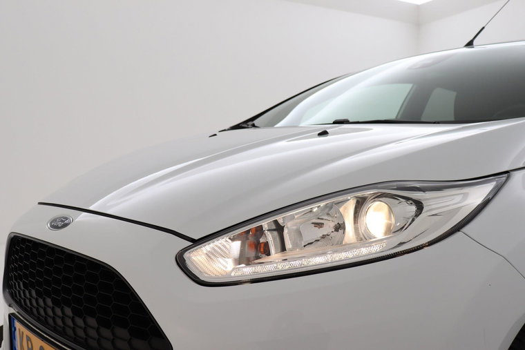 Vehicle Image 36