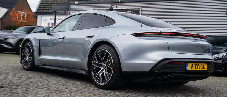 Vehicle Image 40