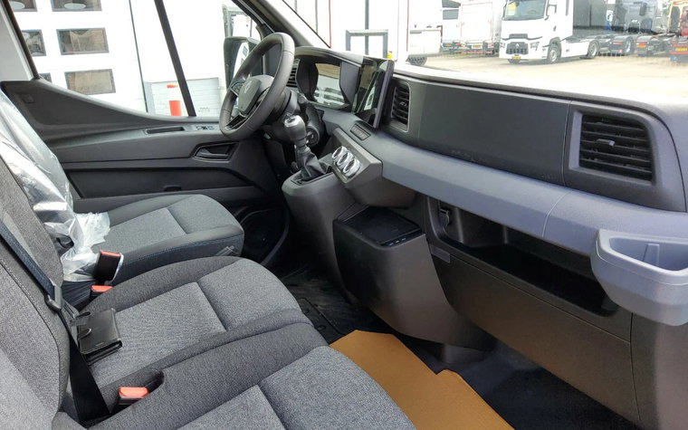 Vehicle Image 18