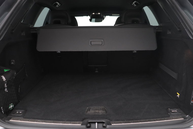 Vehicle Image 48