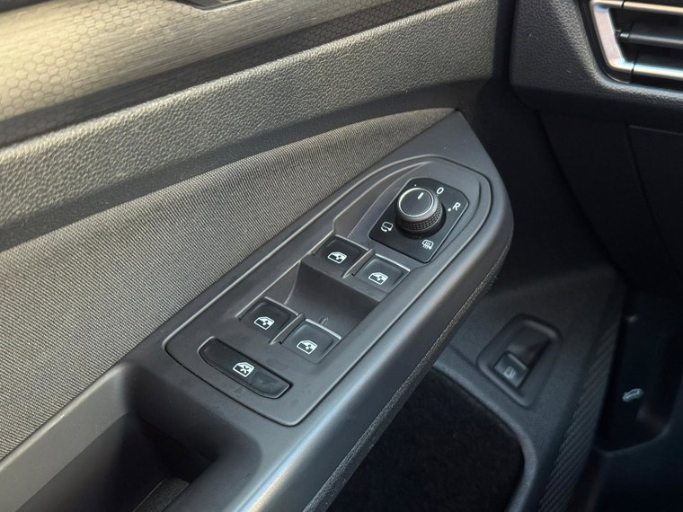 Vehicle Image 34