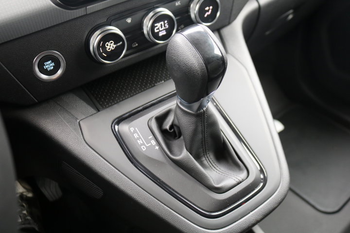 Vehicle Image 38