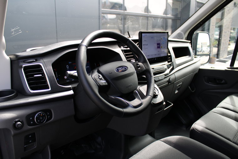 Vehicle Image 13