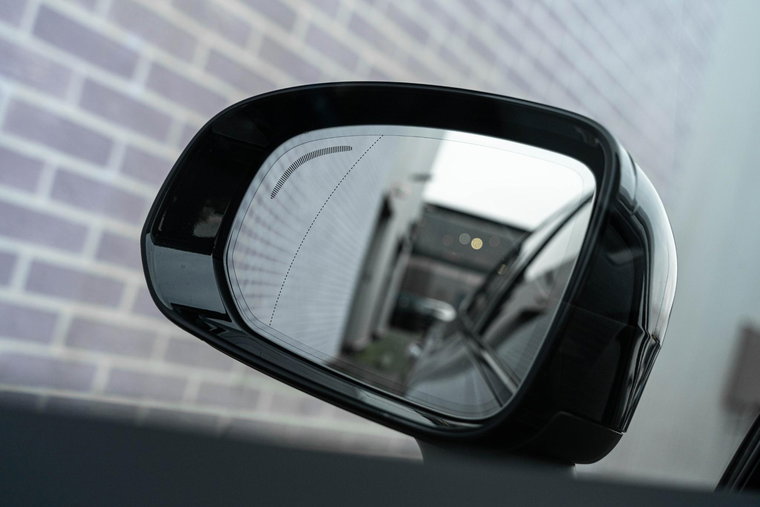 Vehicle Image 19
