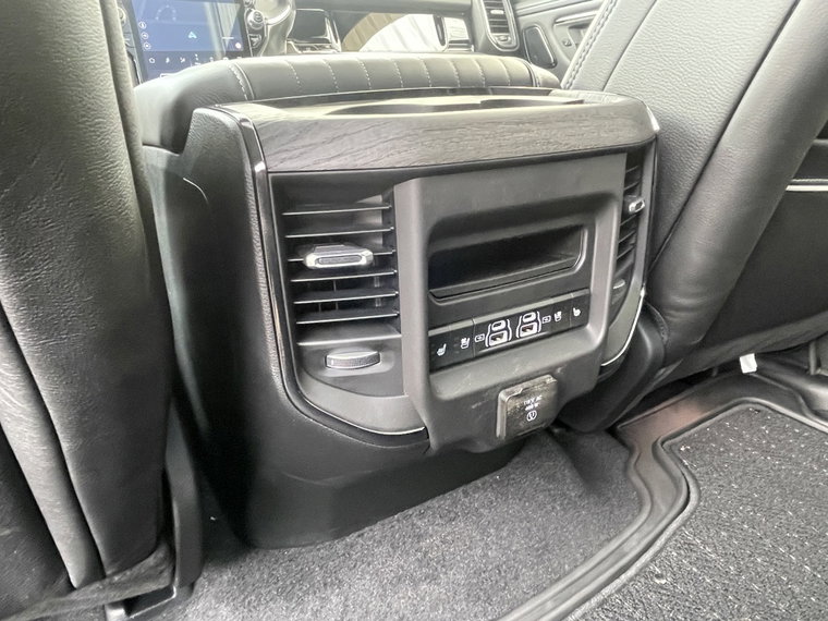 Vehicle Image 39