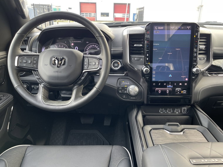 Vehicle Image 41