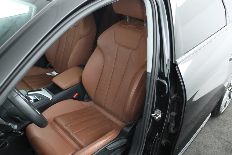 Vehicle Image 16