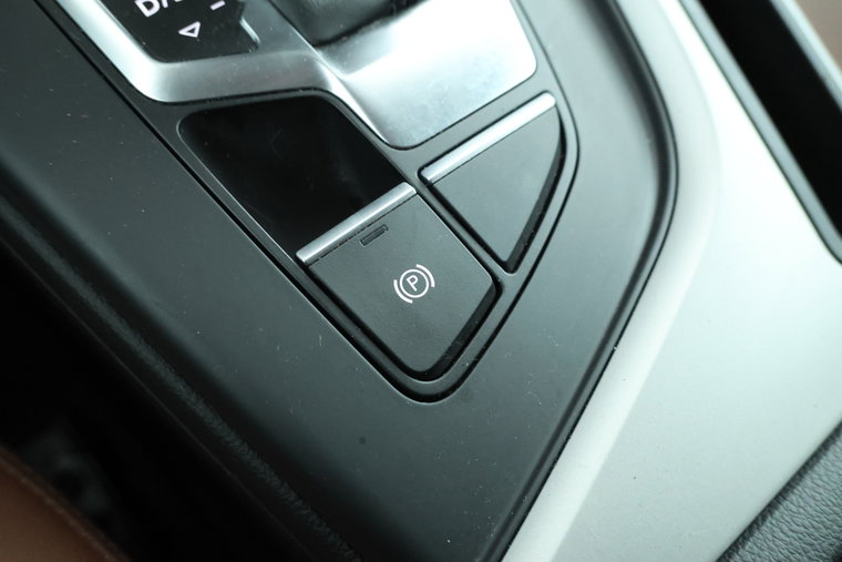 Vehicle Image 35