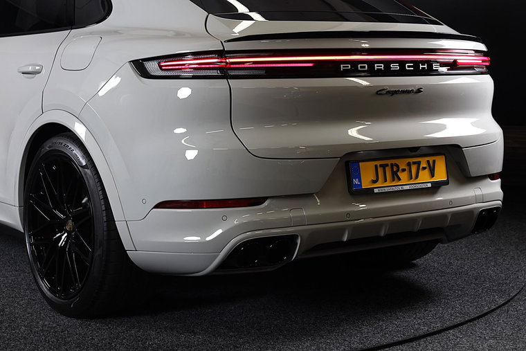 Vehicle Image 42